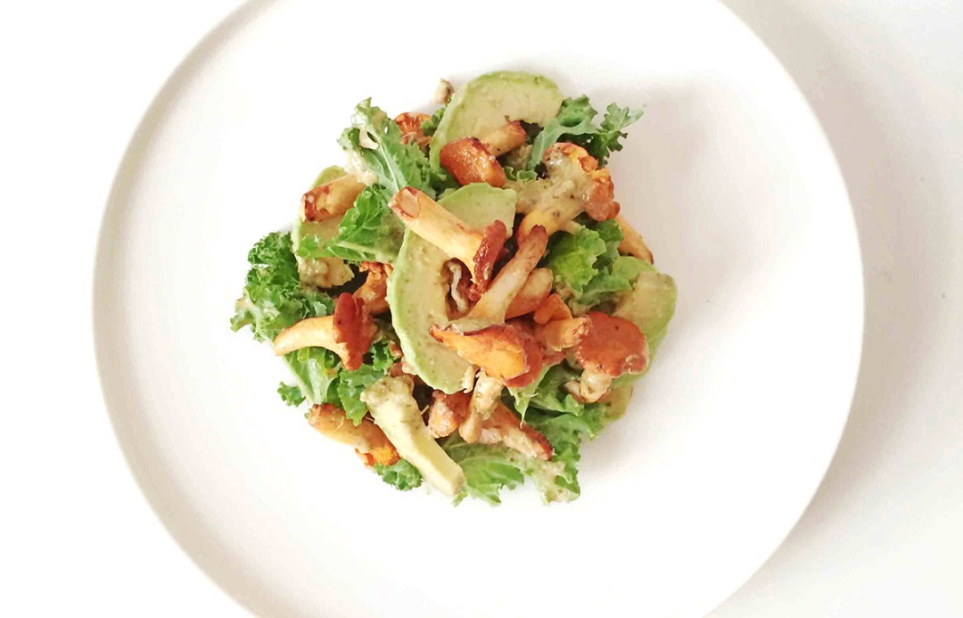 Chanterelle, kale & avocado salad