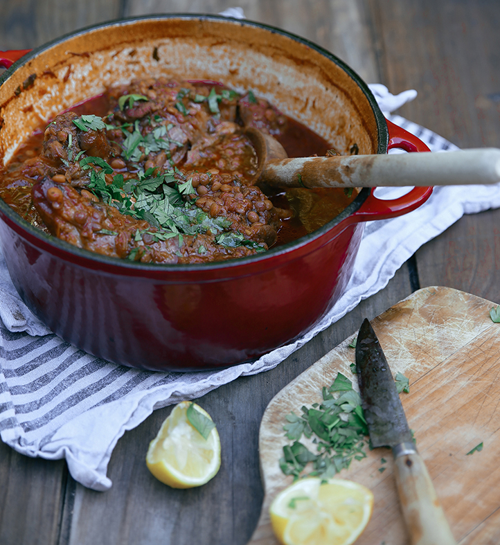 Slow-cooked lamb shanks with cinnamon and orange zest