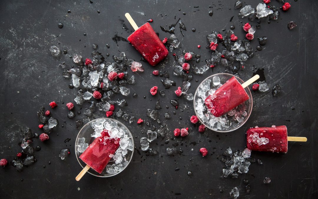 Peach and raspberry iced tea lollies